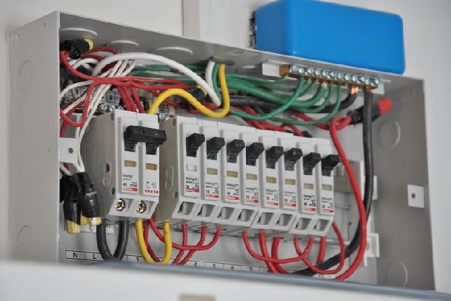 Автоматический выключатель: основные характеристики, виды, назначение - фото3