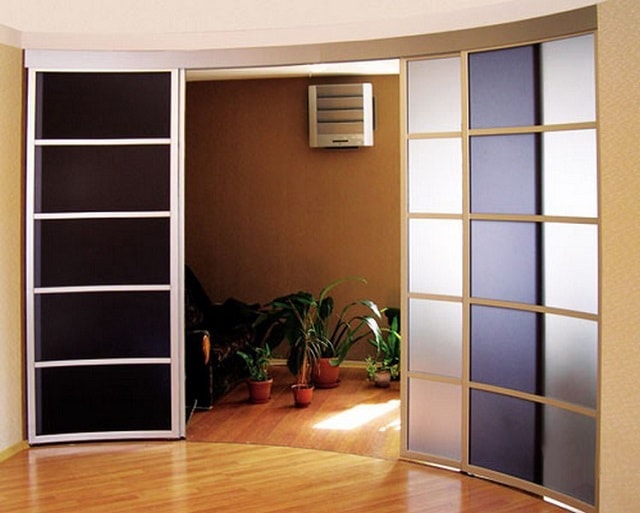 Раздвижные межкомнатные двери в интерьере квартиры: обзор - фото5