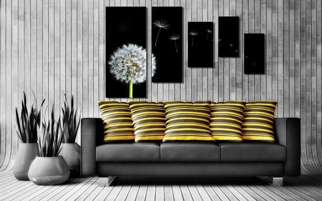 Модульные картины в интерьере гостиной над диваном - фото6