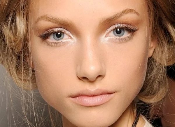 Модный макияж 2019 года: быстро и легко на каждый день - фото3 Модный макияж 2019 года: быстро и легко на каждый день - фото3