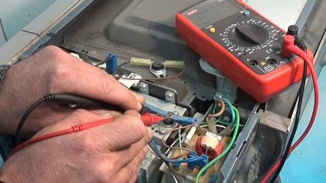 Микроволновка работает, но не греет: в чем причина, что делать - фото2