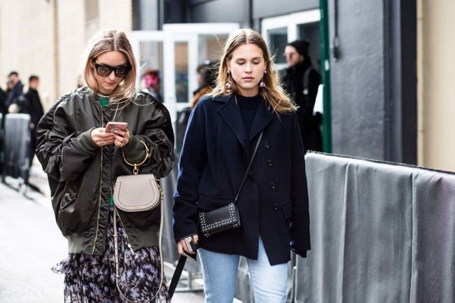 Уличная мода на зиму 2018 - женская верхняя одежда - фото5