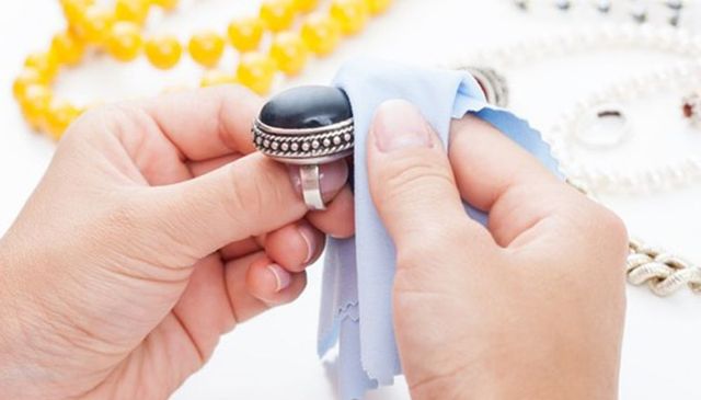 Уход за украшениями из натуральных камней - фото