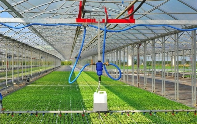 Как работает капельный полив в теплице - фото4