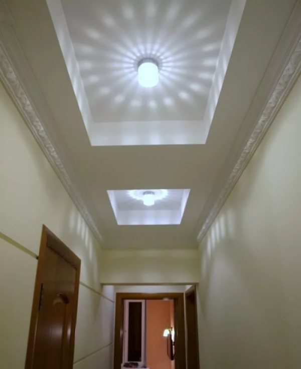 Дизайн натяжных потолков в коридоре и прихожей - фото6