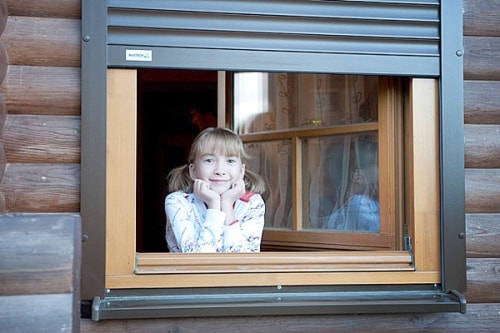 В чем особенность защитных ролет?