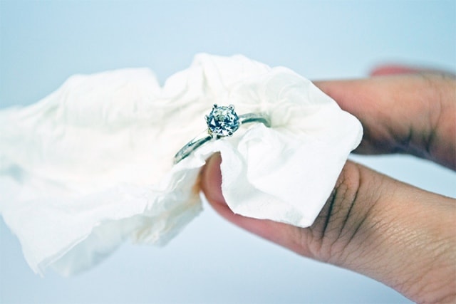 Как почистить серебряные украшения в домашних условиях (с камнями и без) - фото3