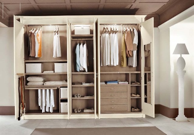Шкаф в спальню с распашными дверями: интересные варианты - фото4