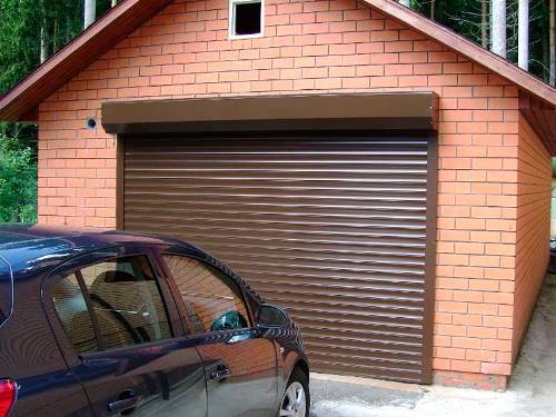 Какие ворота для гаража лучше рулонные или секционные? - фото 5