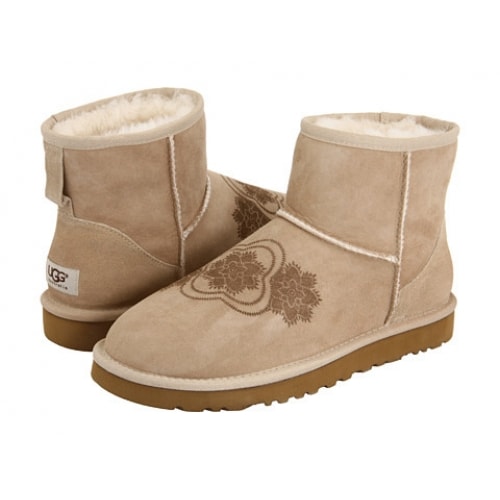 Угги со стразами и камнями (с чем носить) - фото 1