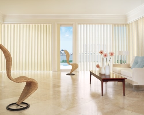 Жалюзи вертикальные тканевые (фото 6 в интерьере)